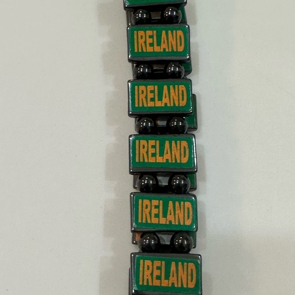 IRELAND Themed Stretch Bracelet with Green Accents - Picture 3 of 3